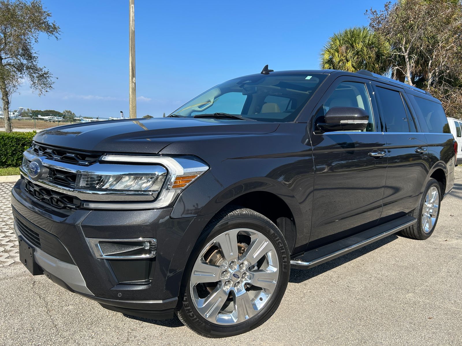 FORD EXPEDITION MAX - 4