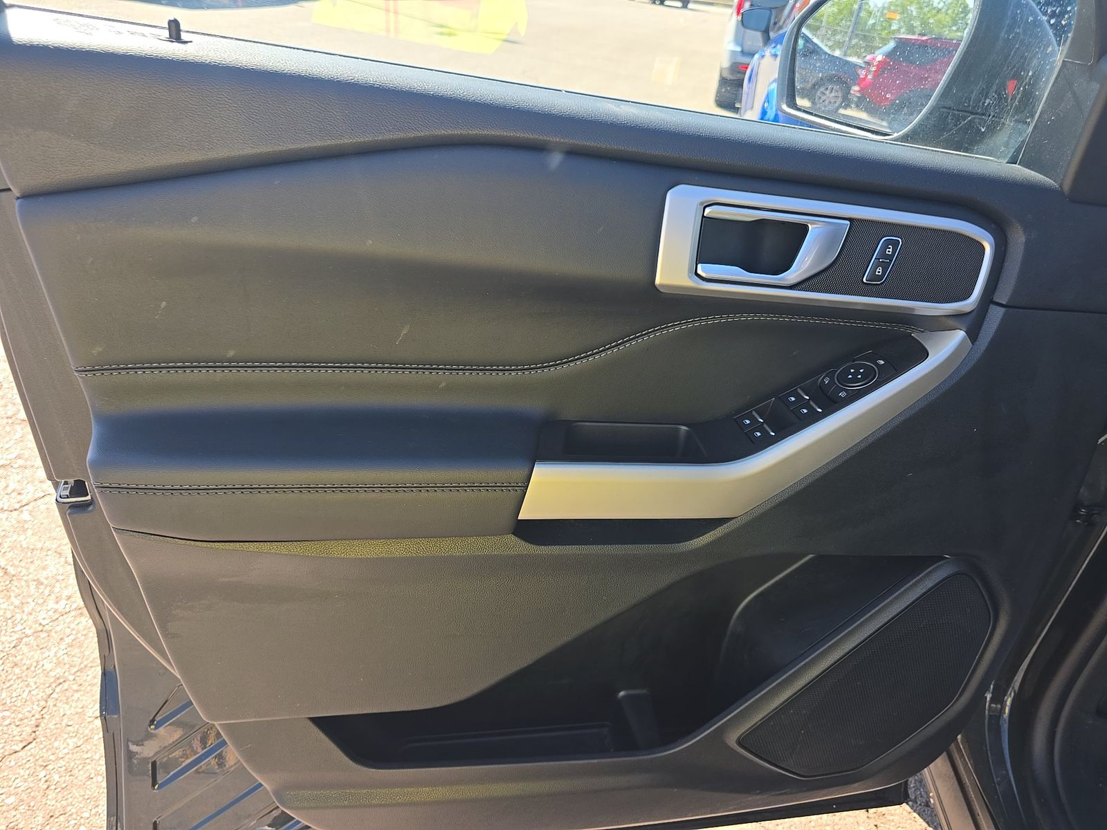 FORD EXPLORER - 10