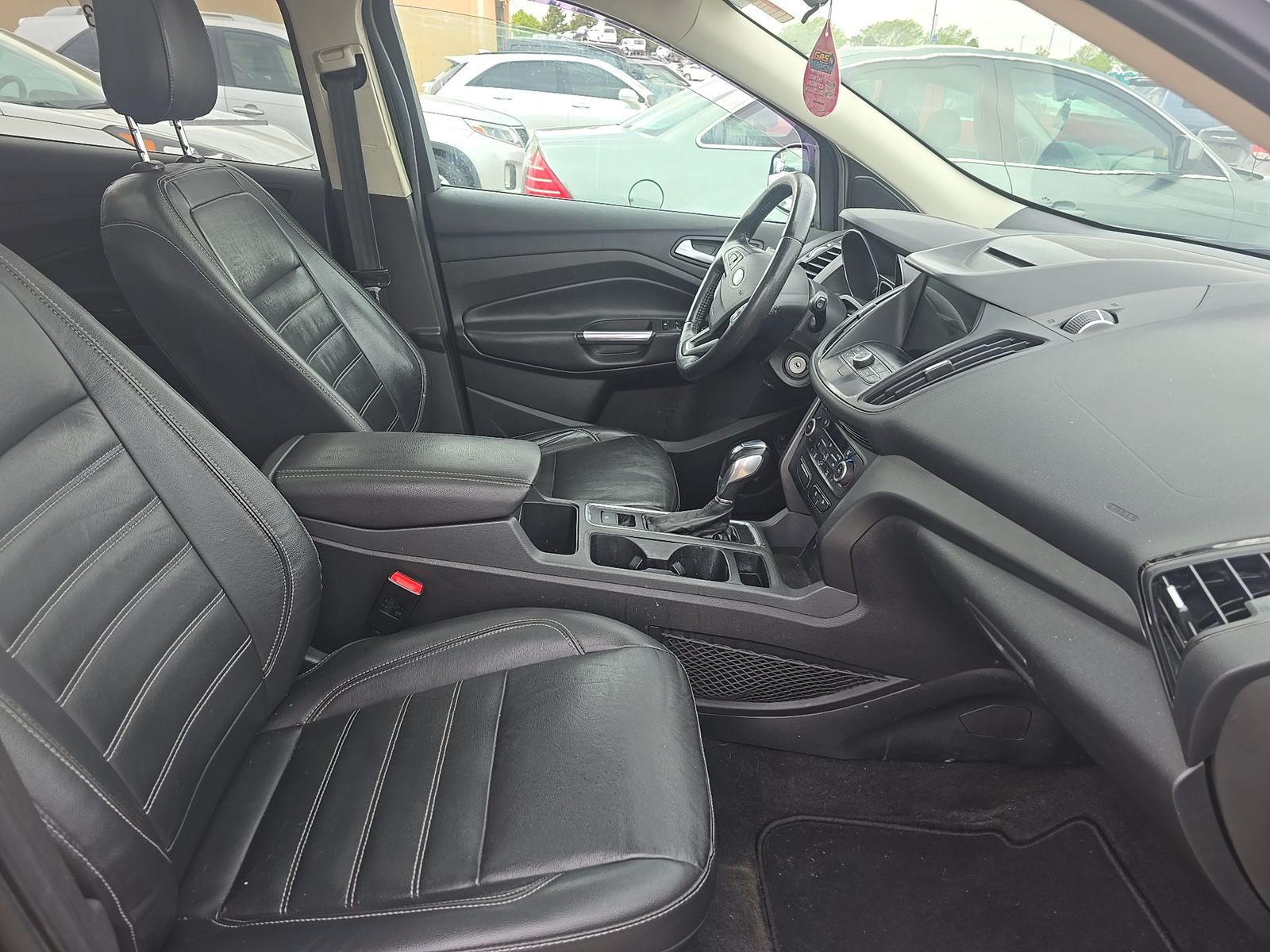 FORD ESCAPE - 9