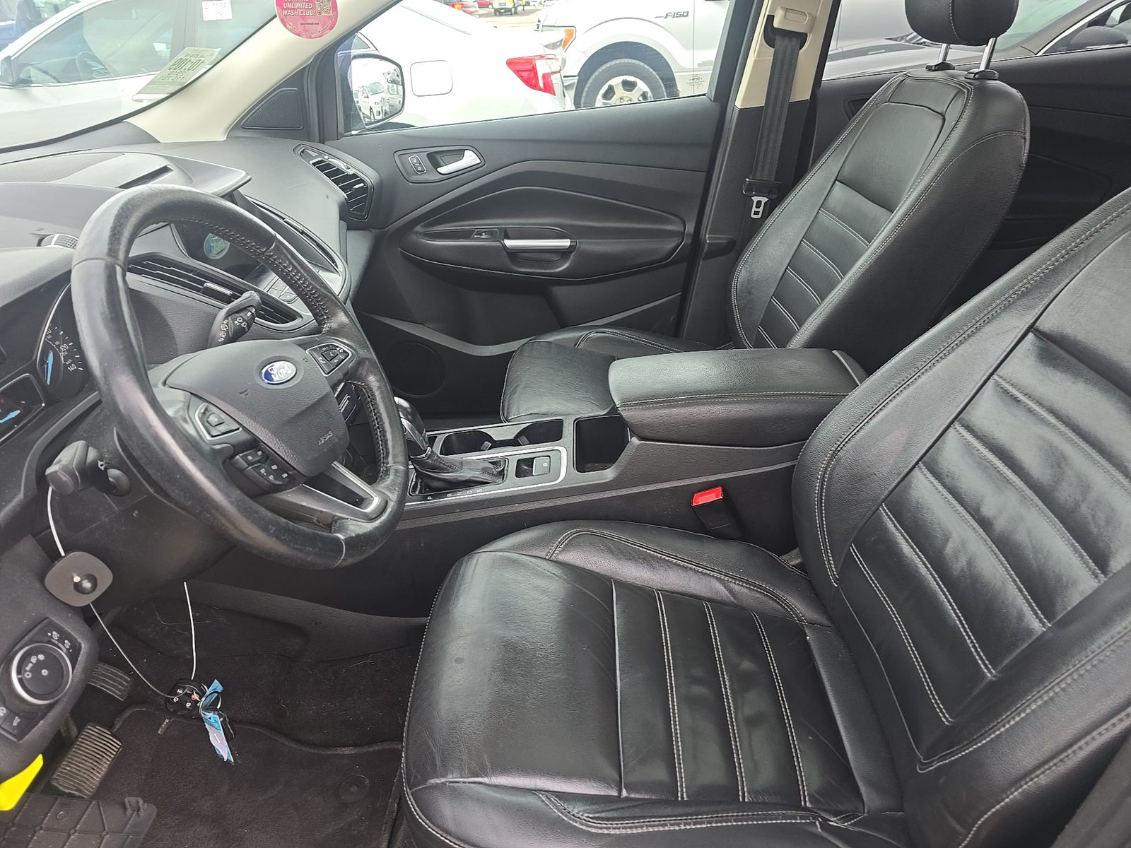 FORD ESCAPE - 8