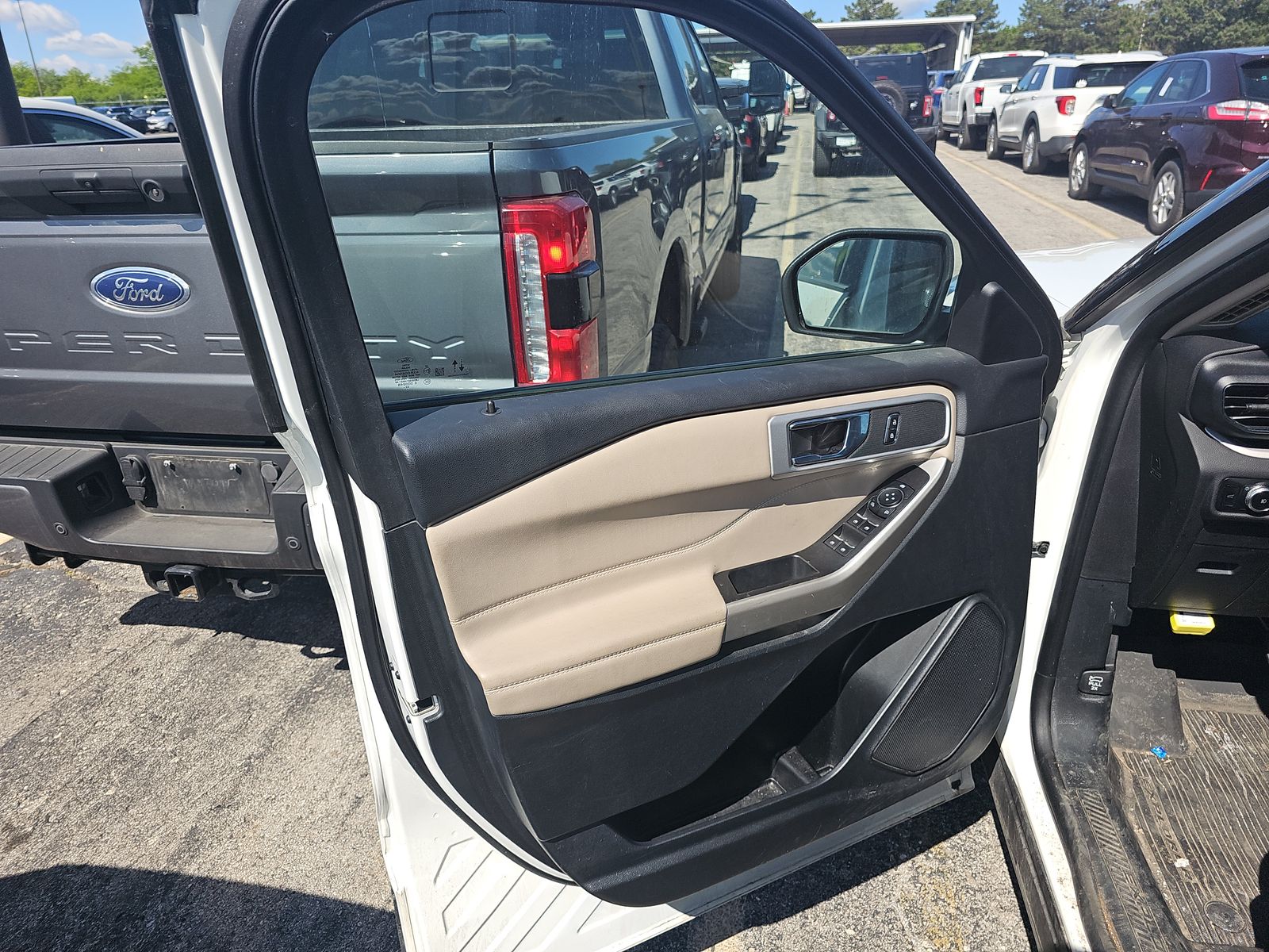FORD EXPLORER - 10