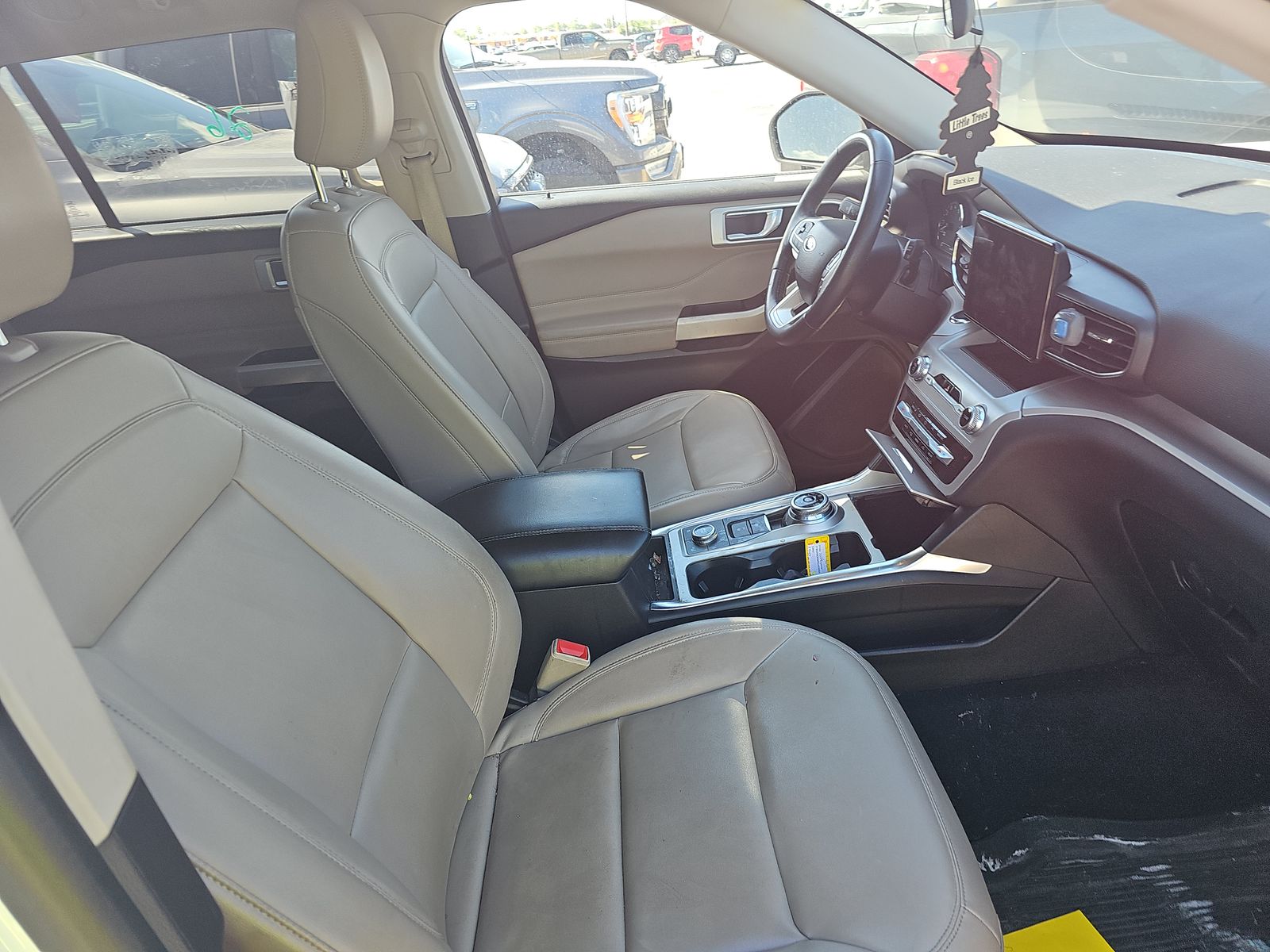 FORD EXPLORER - 9