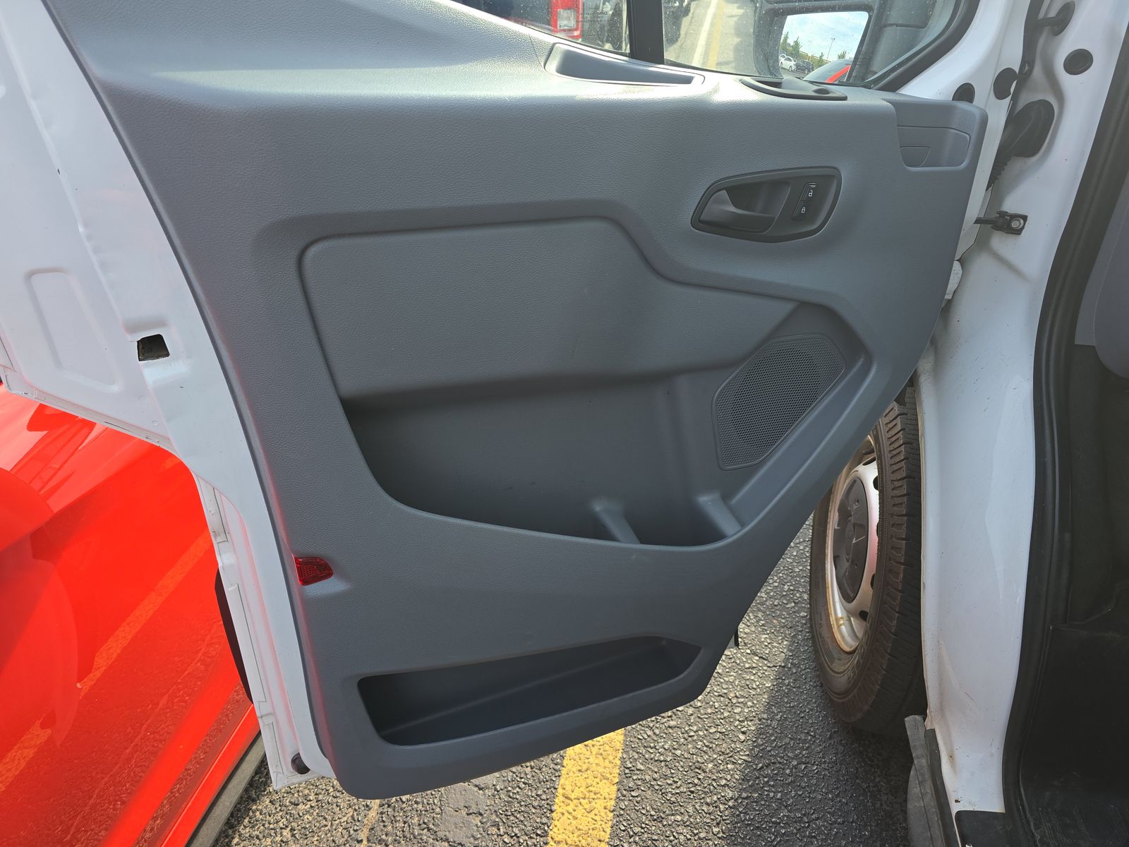 FORD TRANSIT 150 - 10
