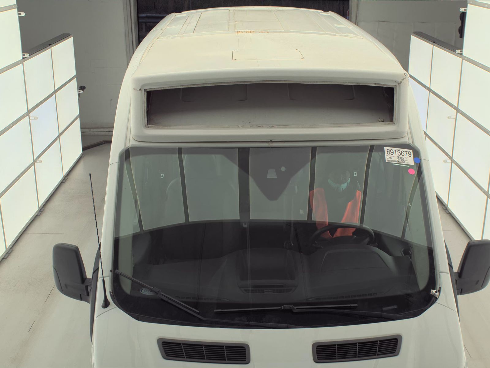 FORD TRANSIT 150 - 3