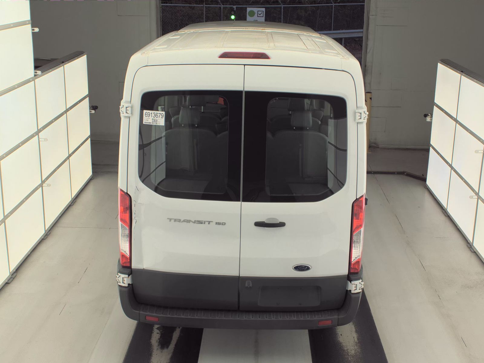 FORD TRANSIT 150 - 6