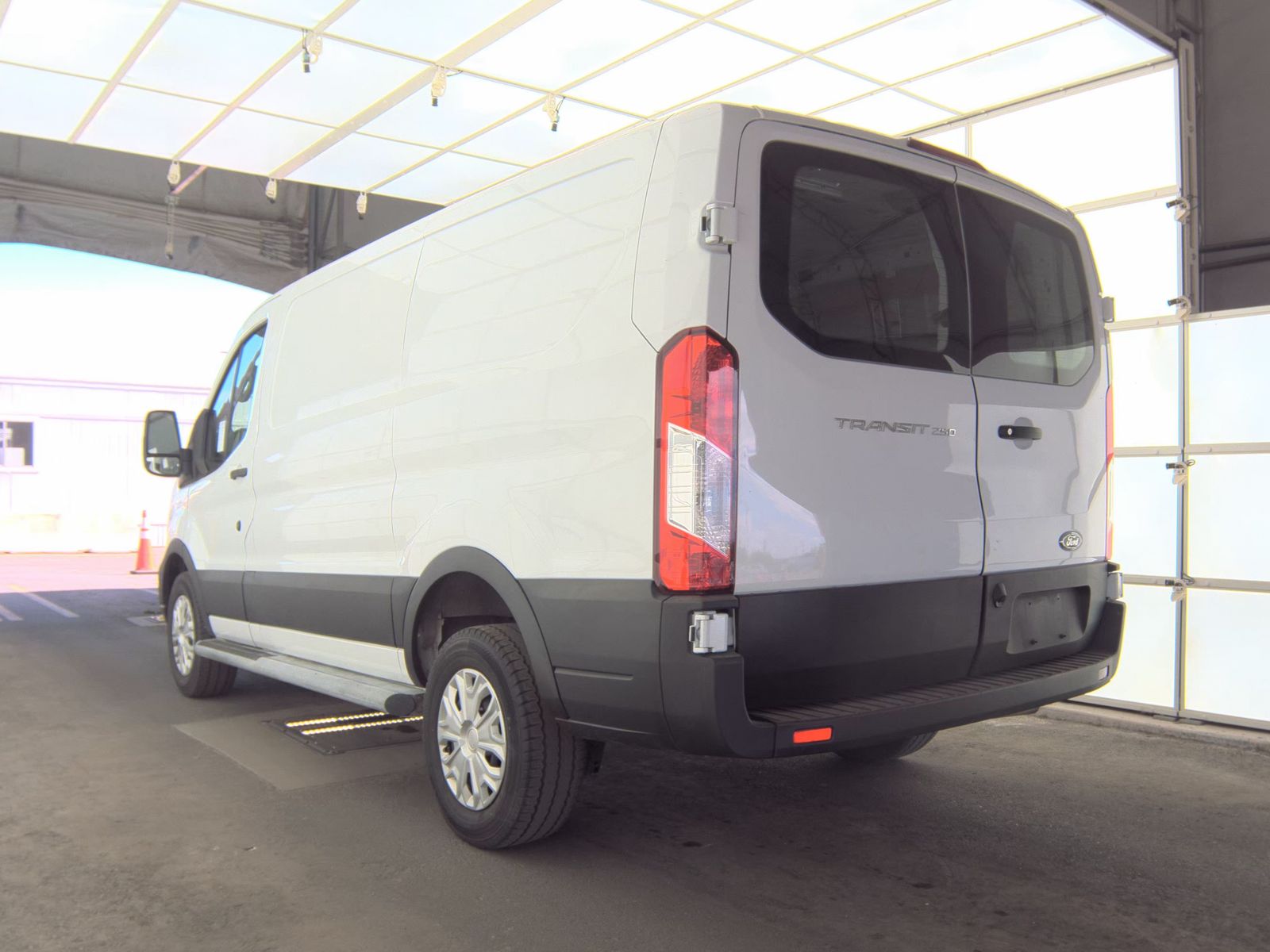 FORD TRANSIT 250 - 7