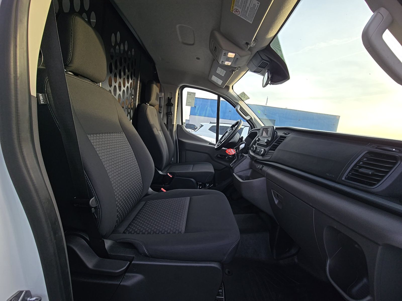 FORD TRANSIT 250 - 9