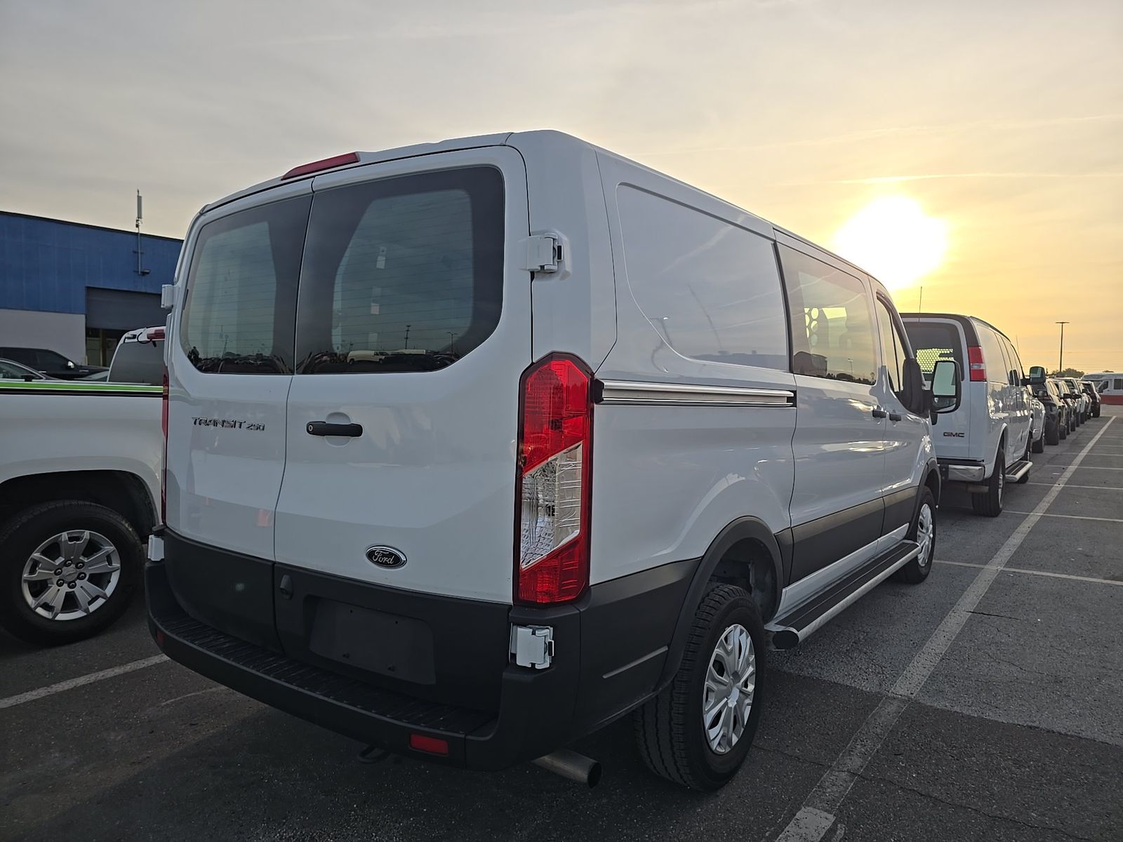 FORD TRANSIT 250 - 5