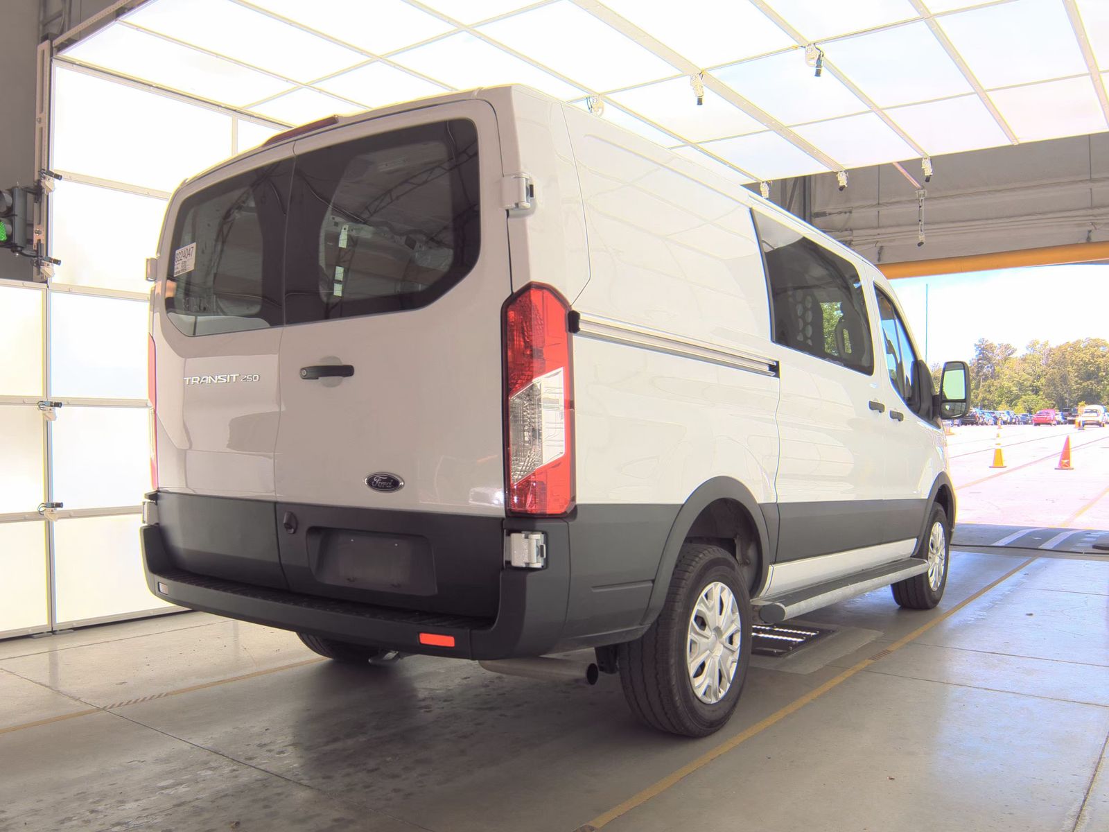 FORD TRANSIT 250 - 5