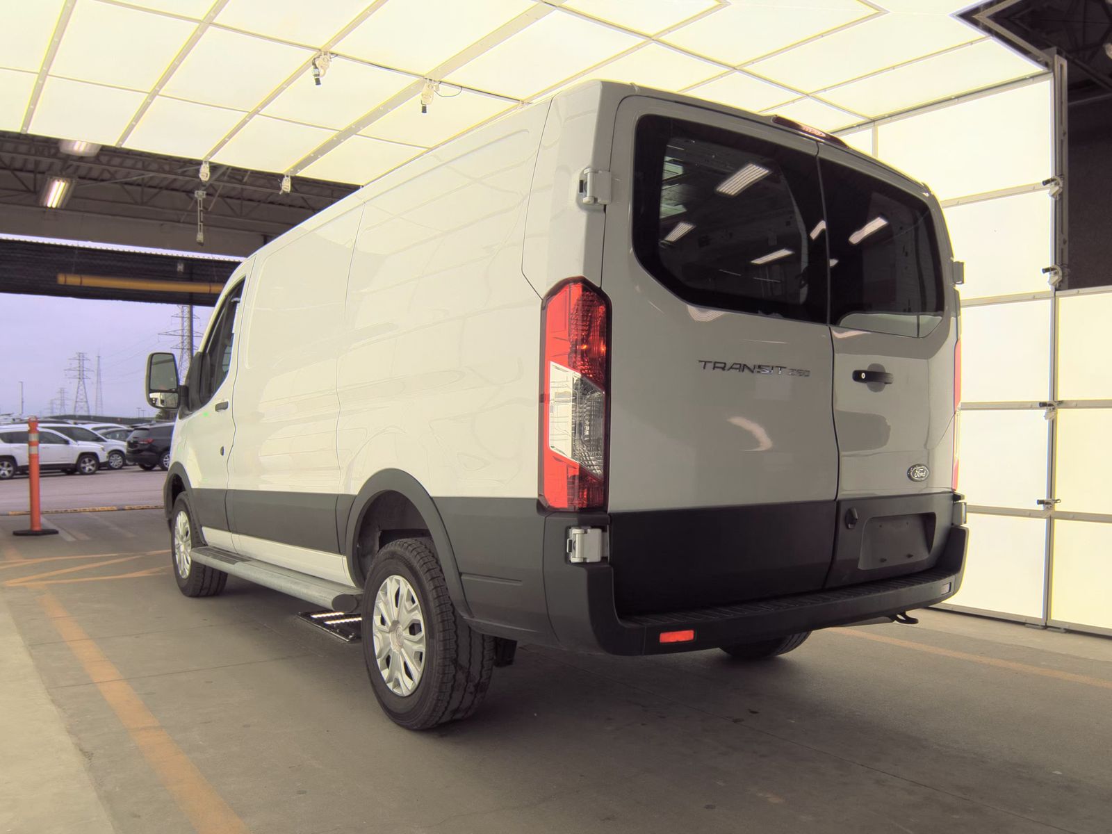 FORD TRANSIT 250 - 7