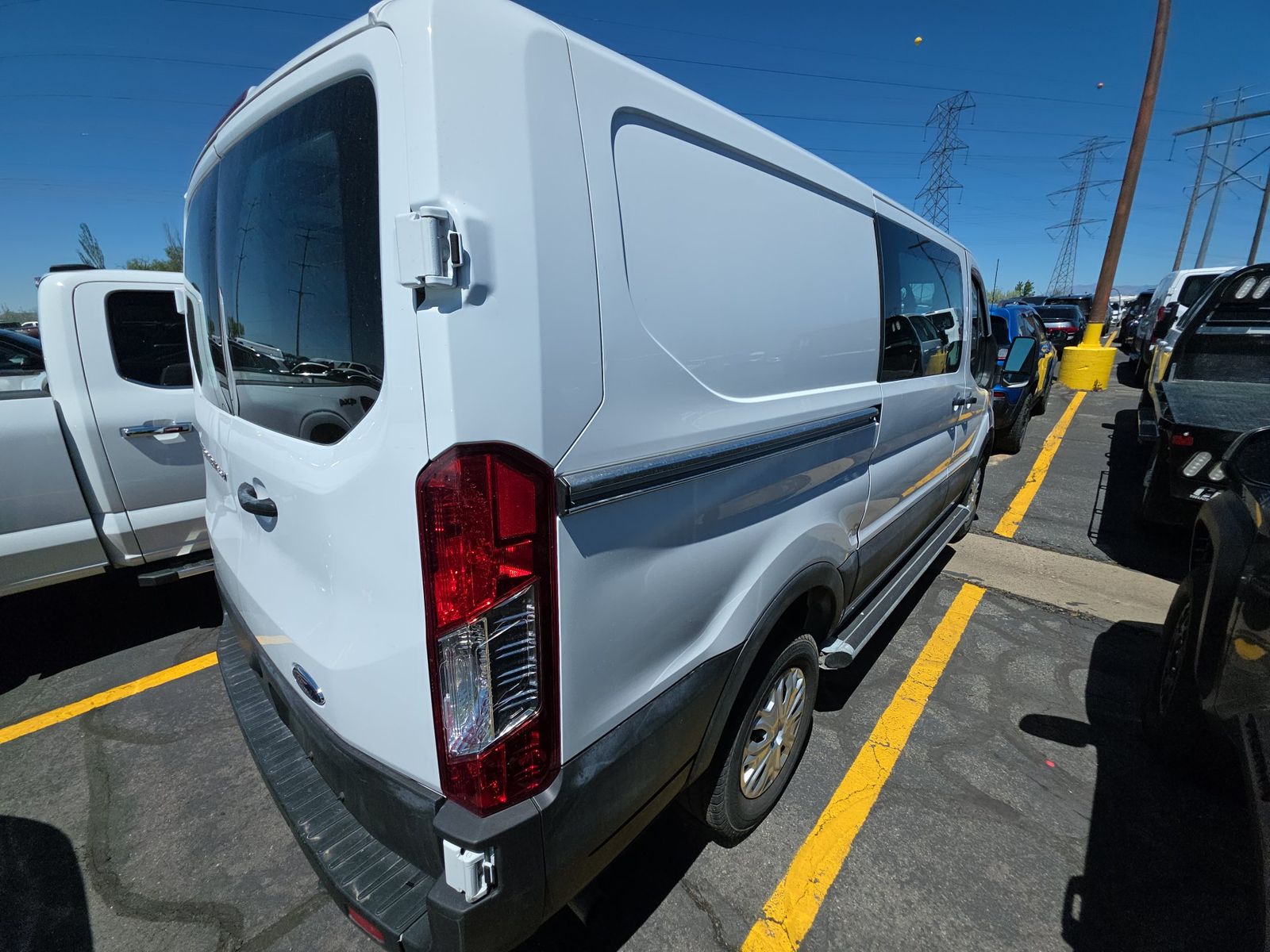 FORD TRANSIT 250 - 5