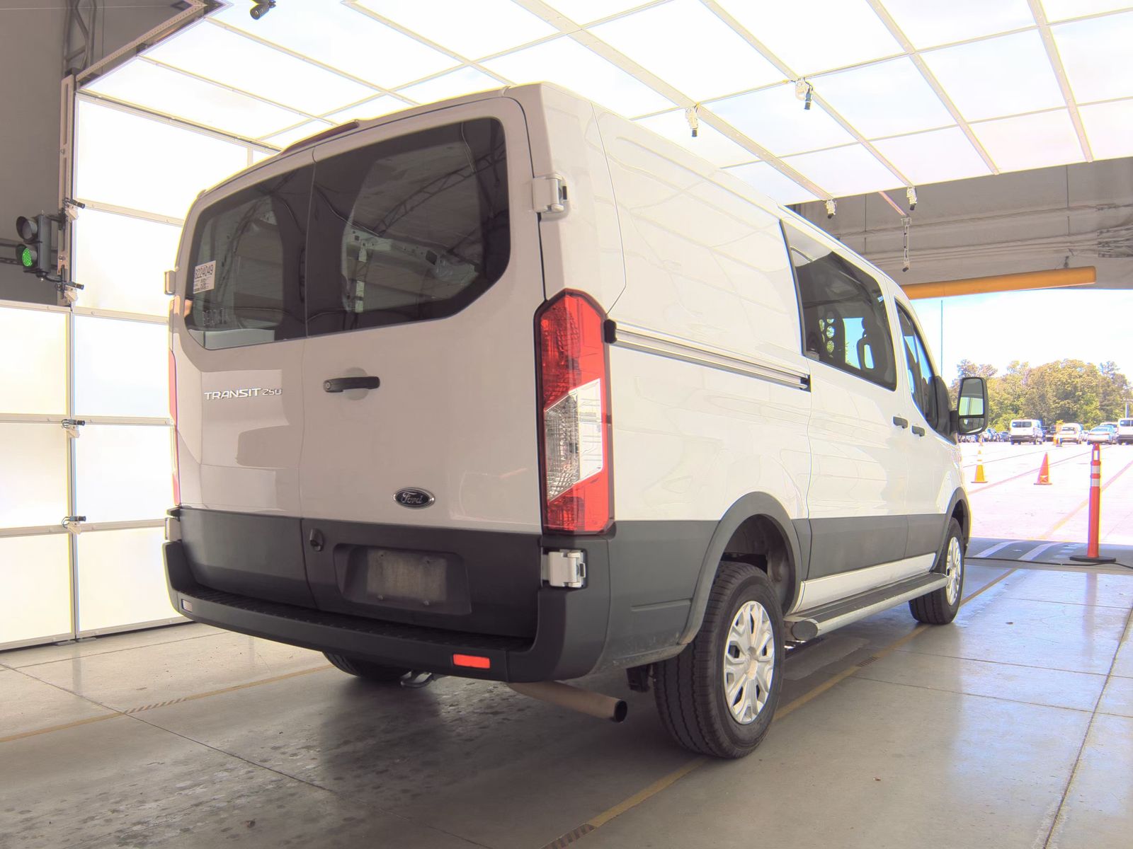 FORD TRANSIT 250 - 5