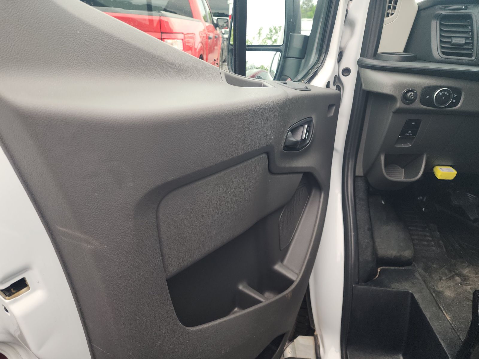 FORD TRANSIT 250 - 10