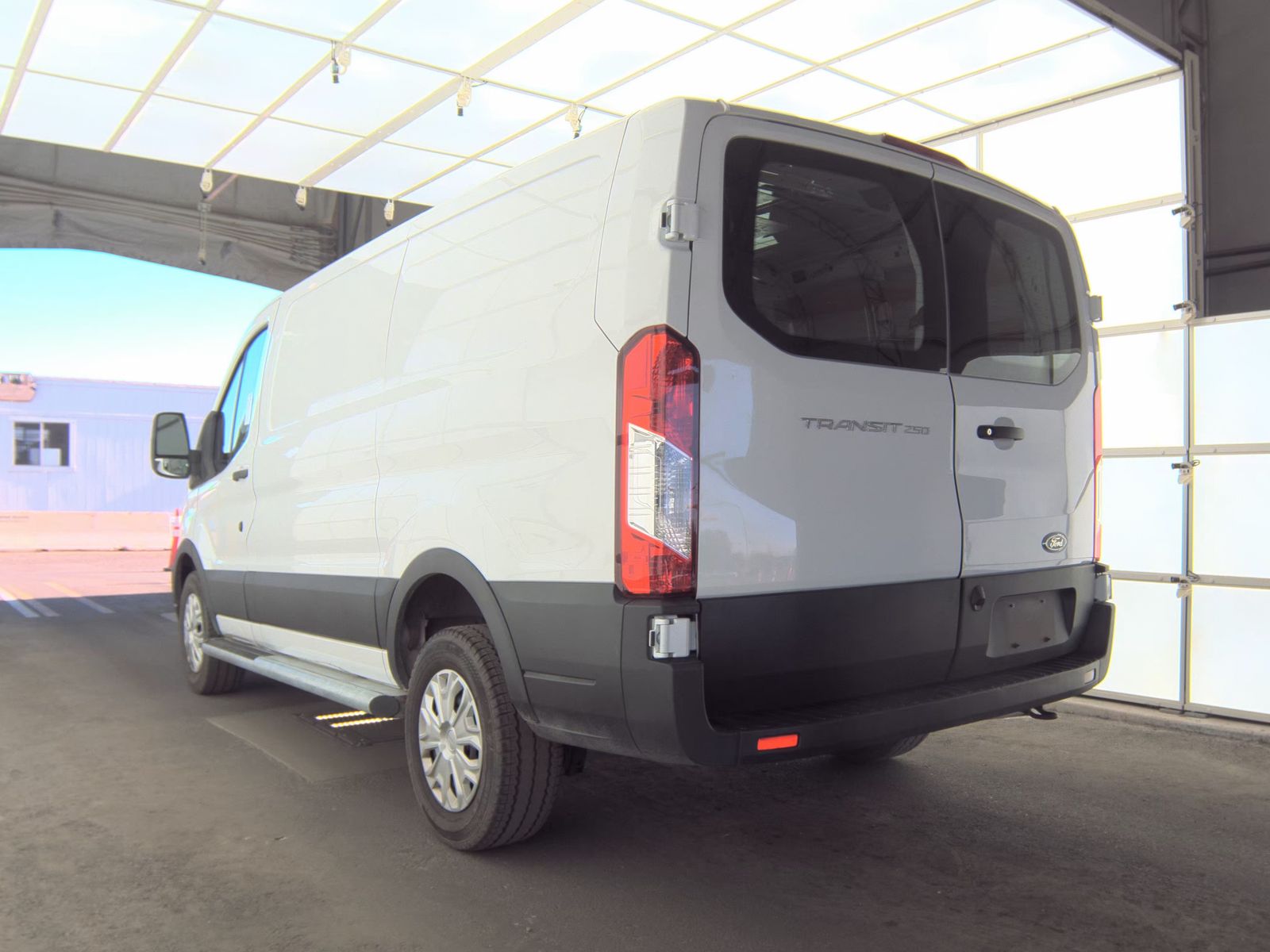 FORD TRANSIT 250 - 7