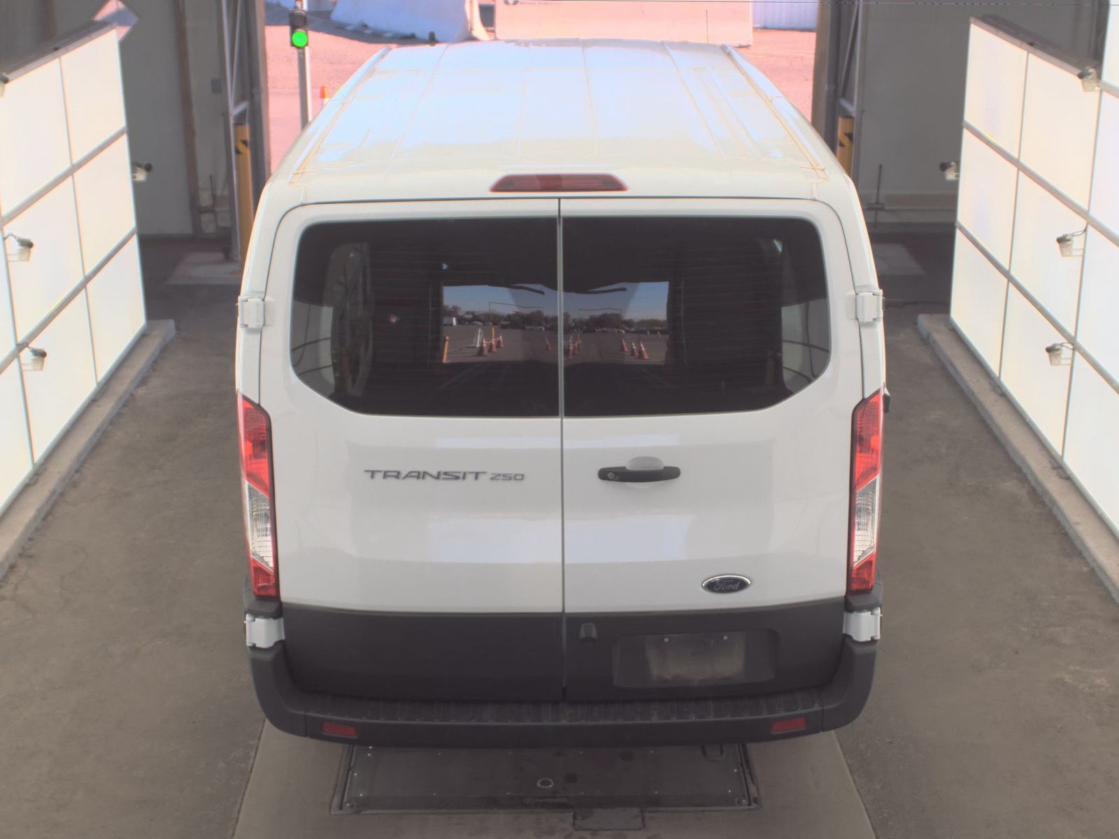 FORD TRANSIT 250 - 6