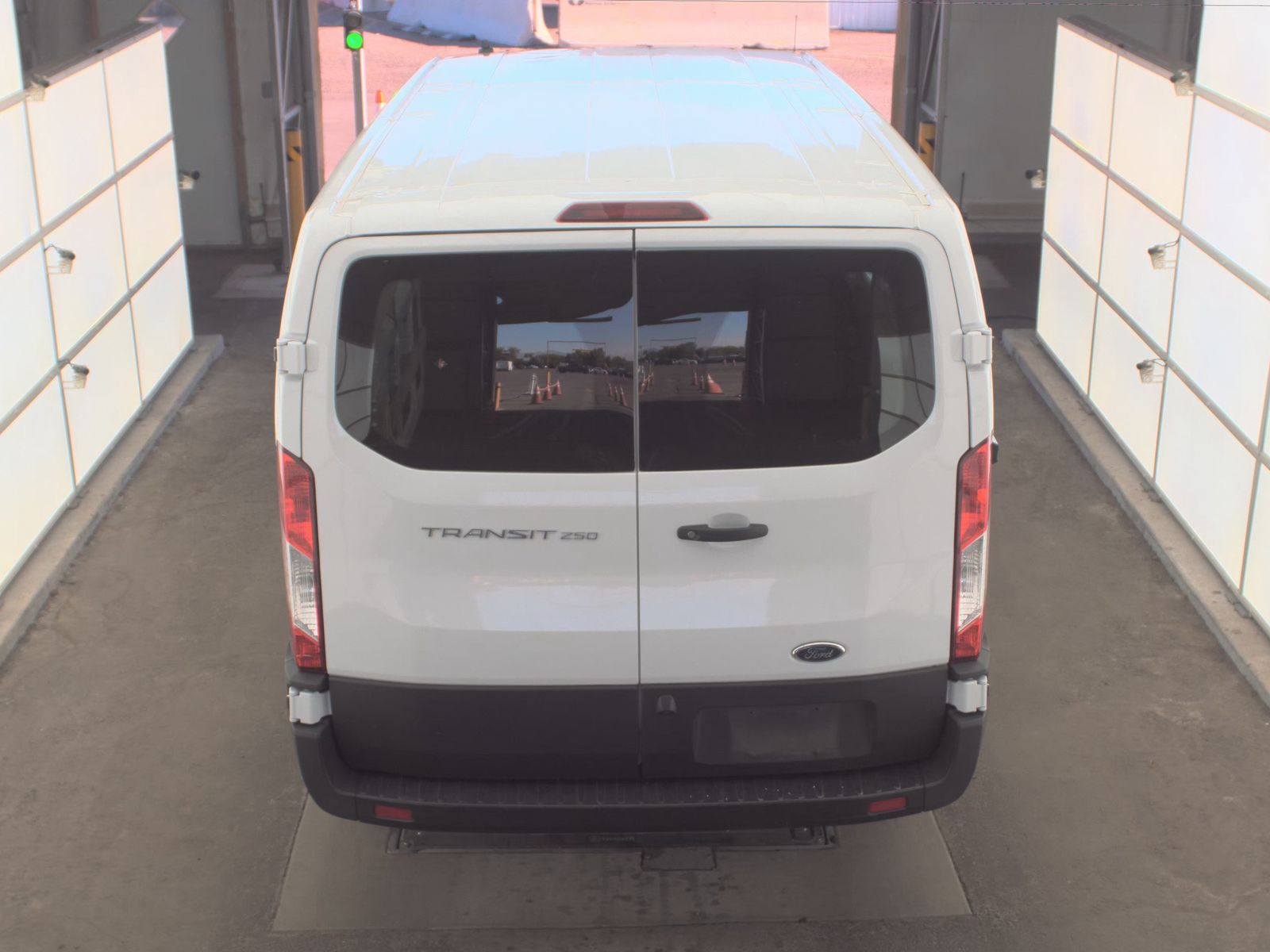 FORD TRANSIT 250 - 6