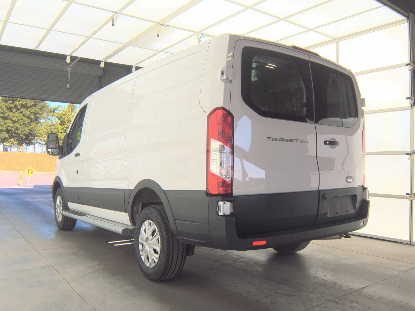 FORD TRANSIT 250 - 7