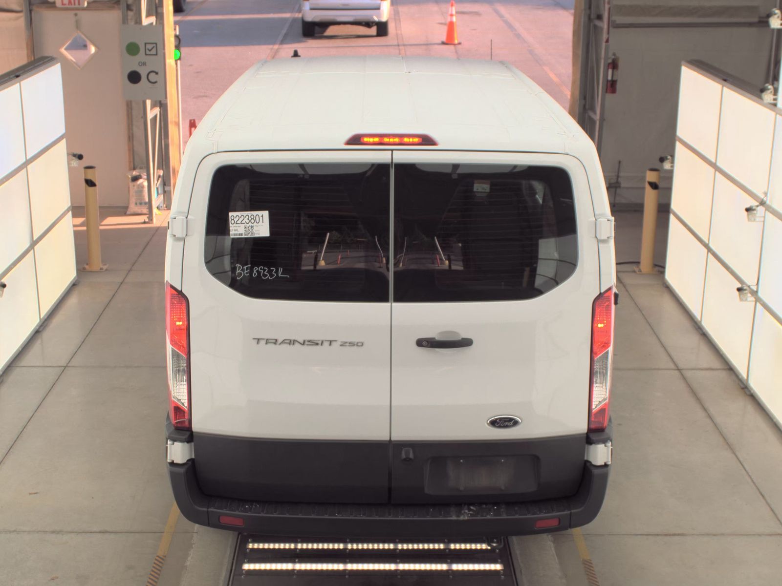 FORD TRANSIT 250 - 6