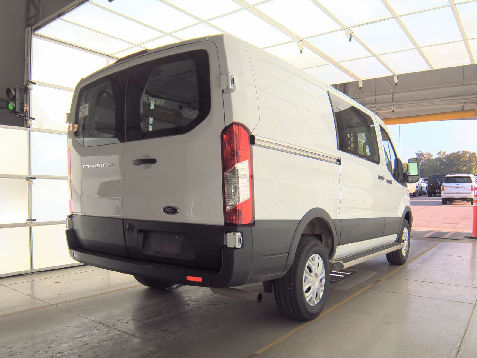 FORD TRANSIT 250 - 5