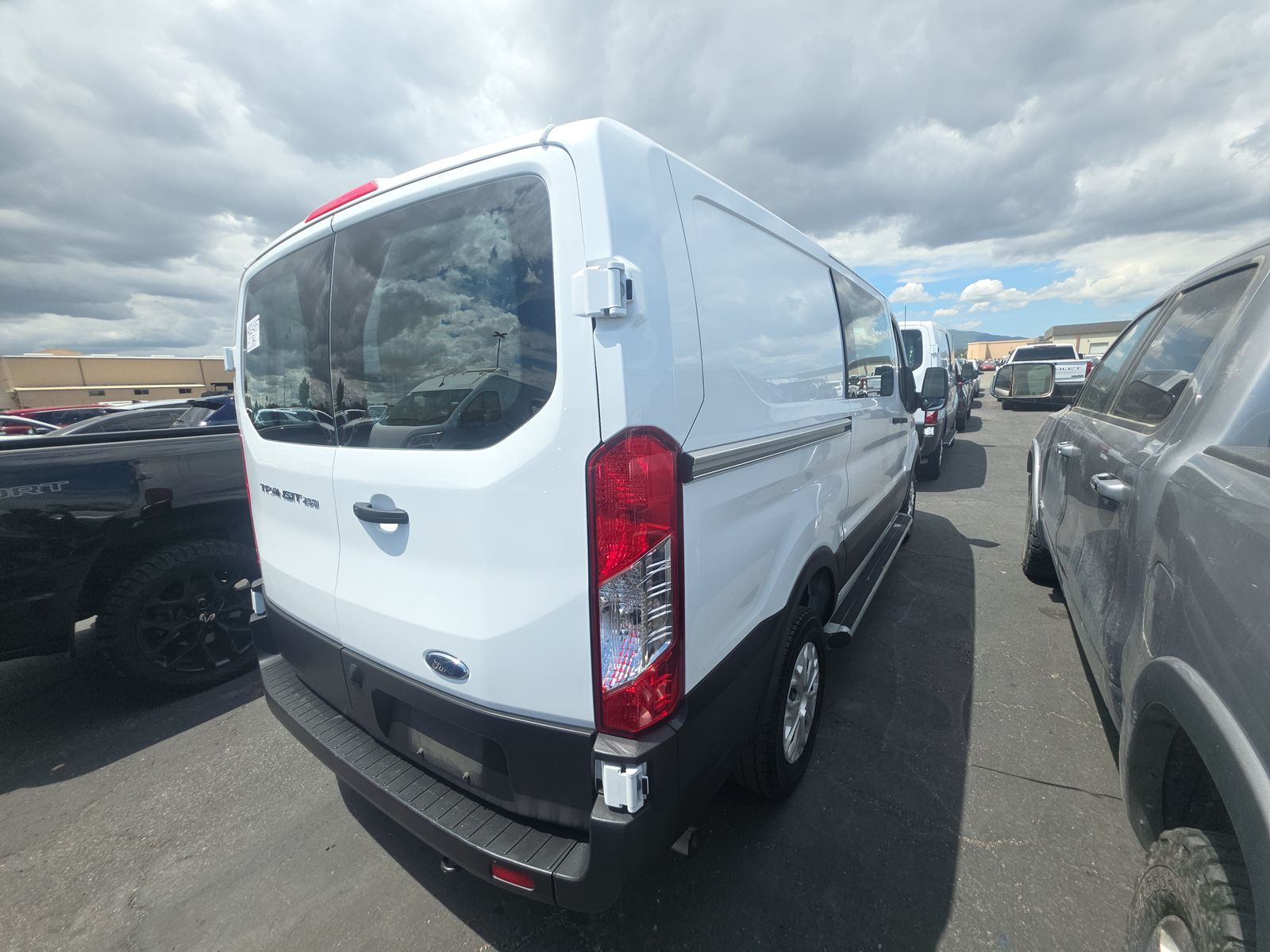 FORD TRANSIT 250 - 5