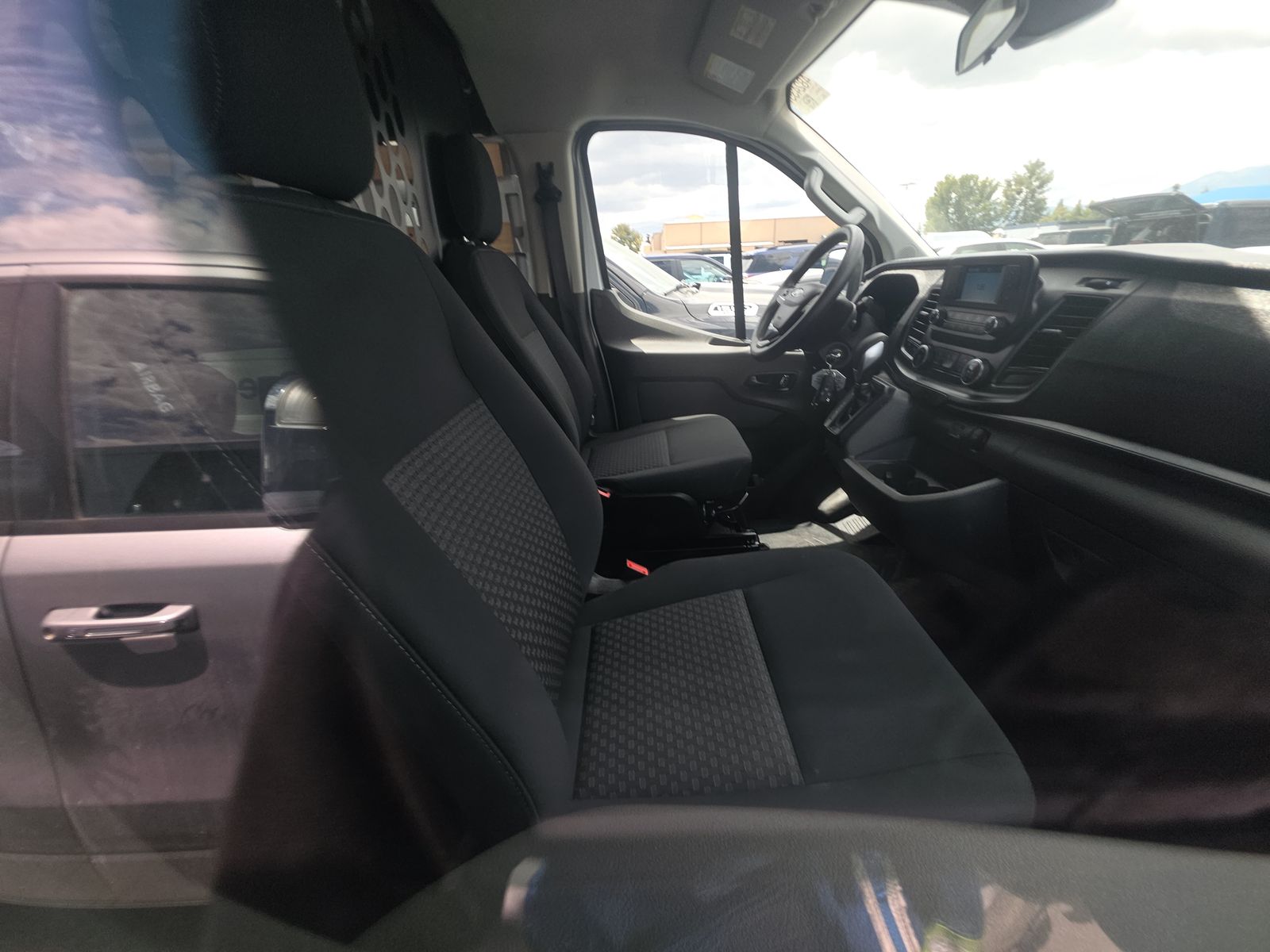 FORD TRANSIT 250 - 9