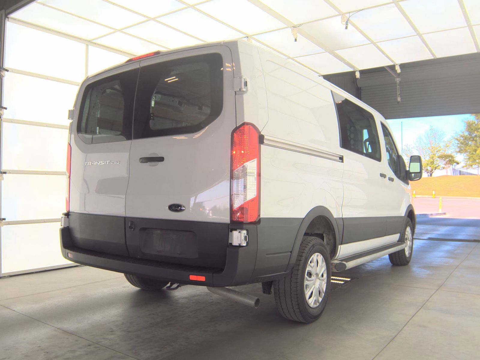 FORD TRANSIT 250 - 5