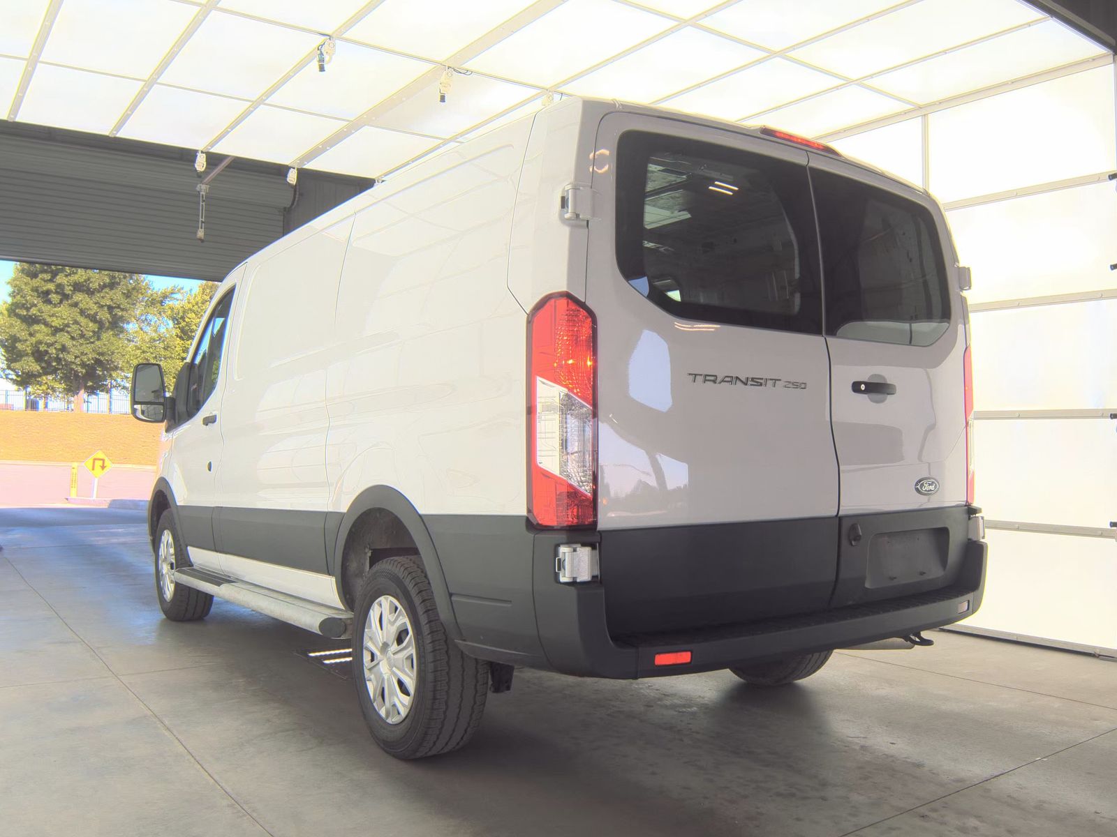 FORD TRANSIT 250 - 7