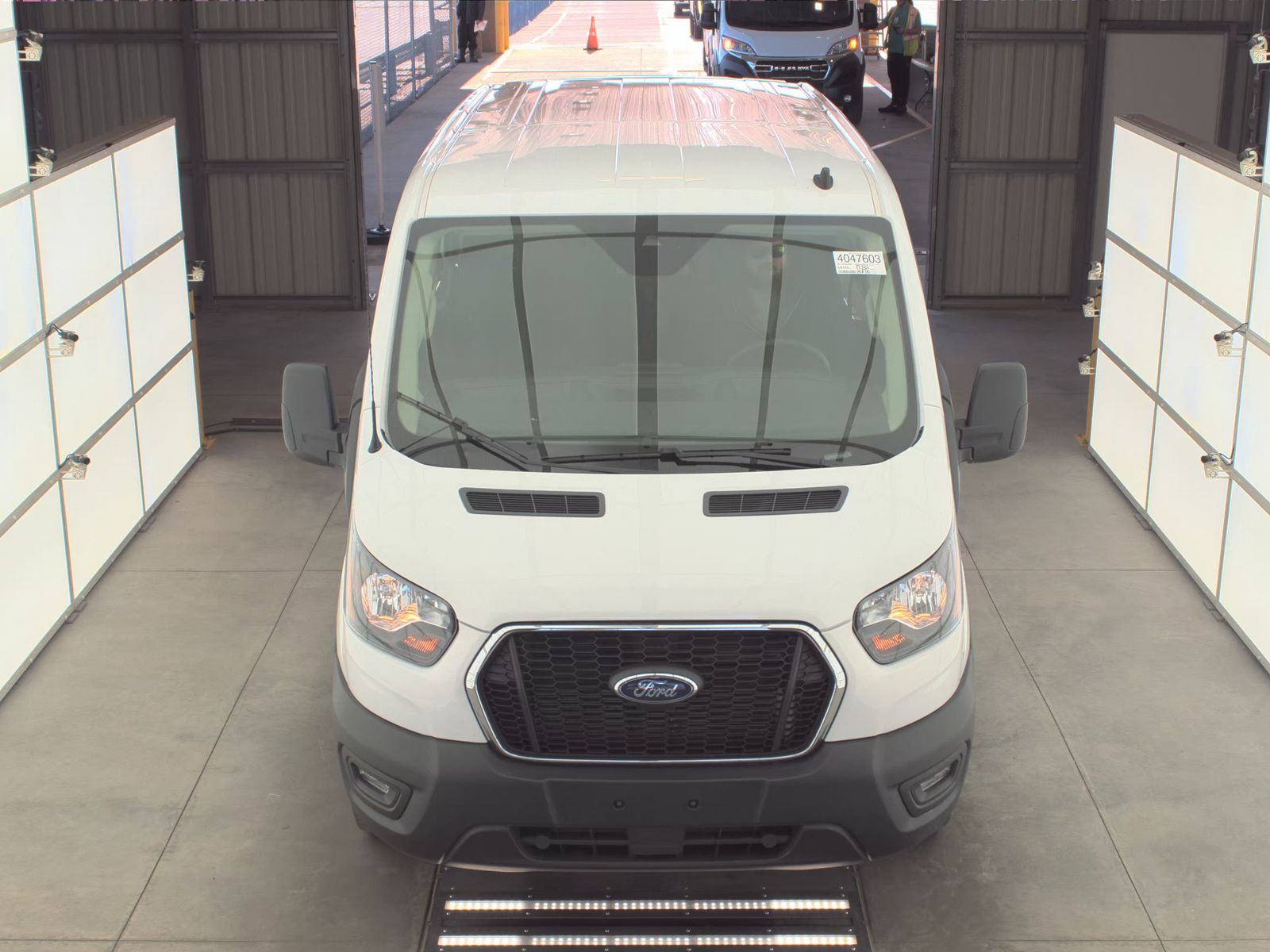 FORD TRANSIT 250 - 3