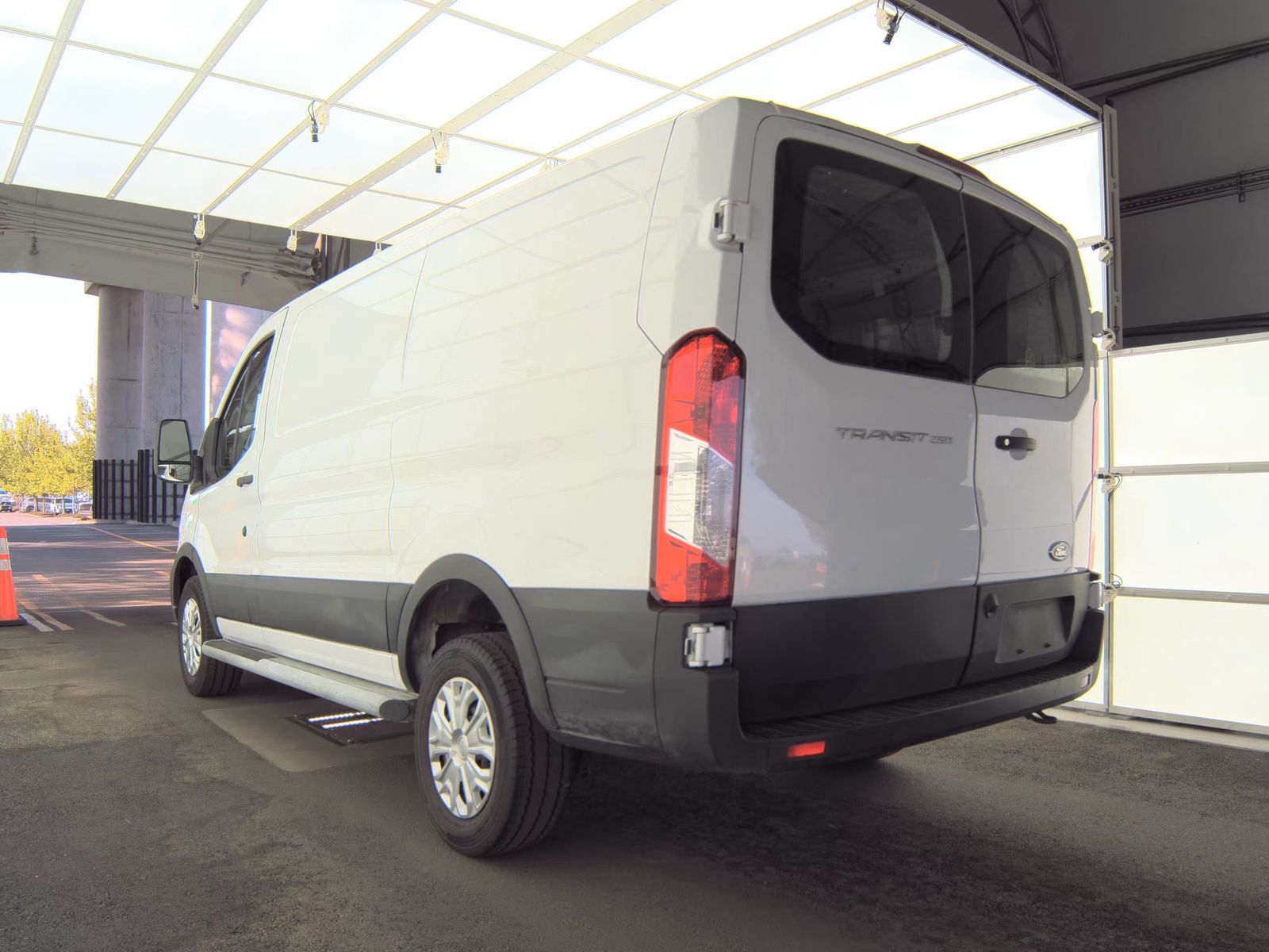 FORD TRANSIT 250 - 7
