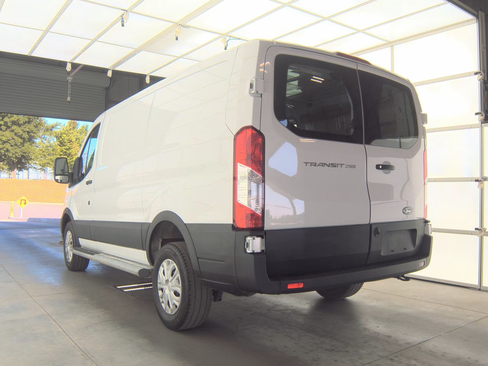 FORD TRANSIT 250 - 7