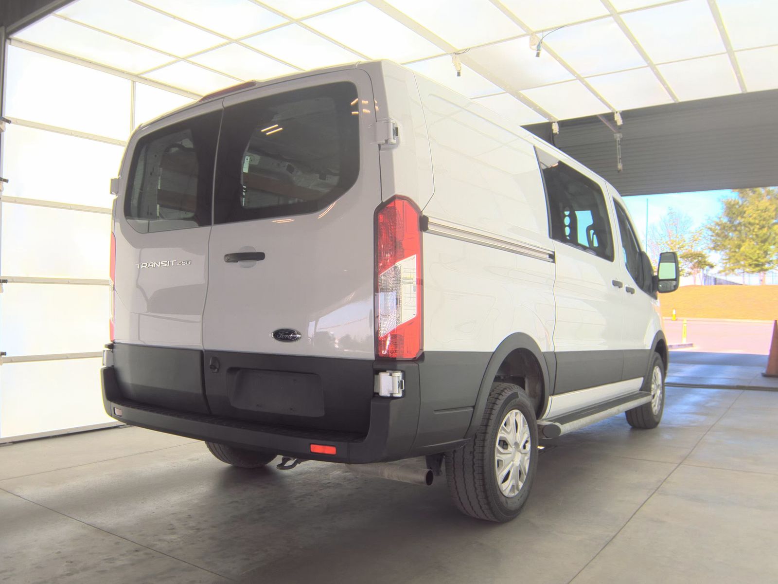 FORD TRANSIT 250 - 5