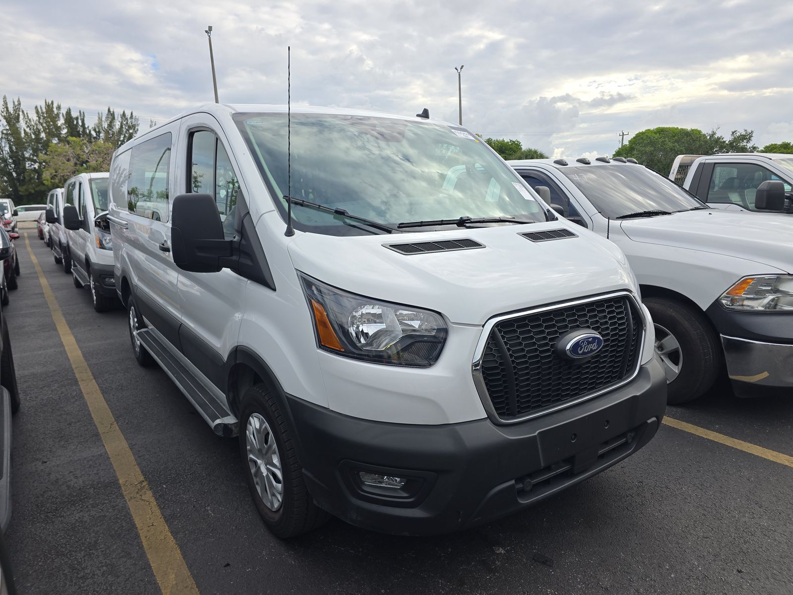FORD TRANSIT 250 - 4