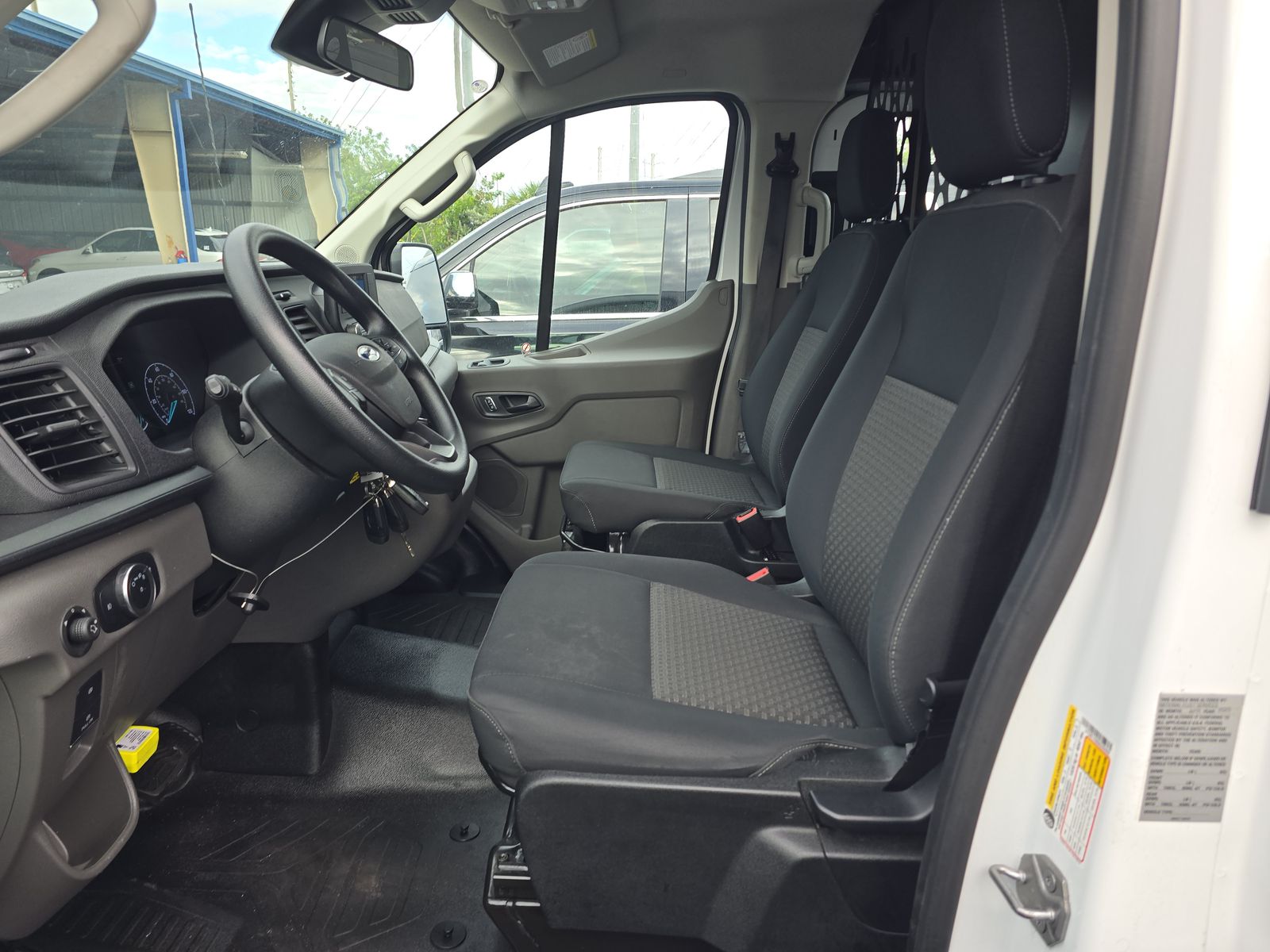 FORD TRANSIT 250 - 8