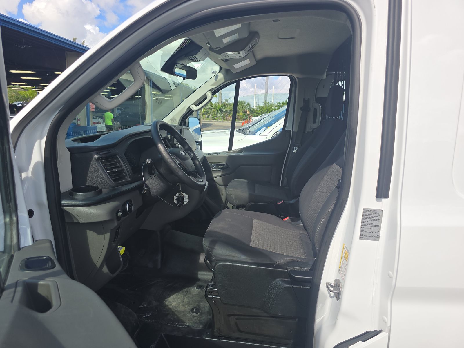 FORD TRANSIT 250 - 8