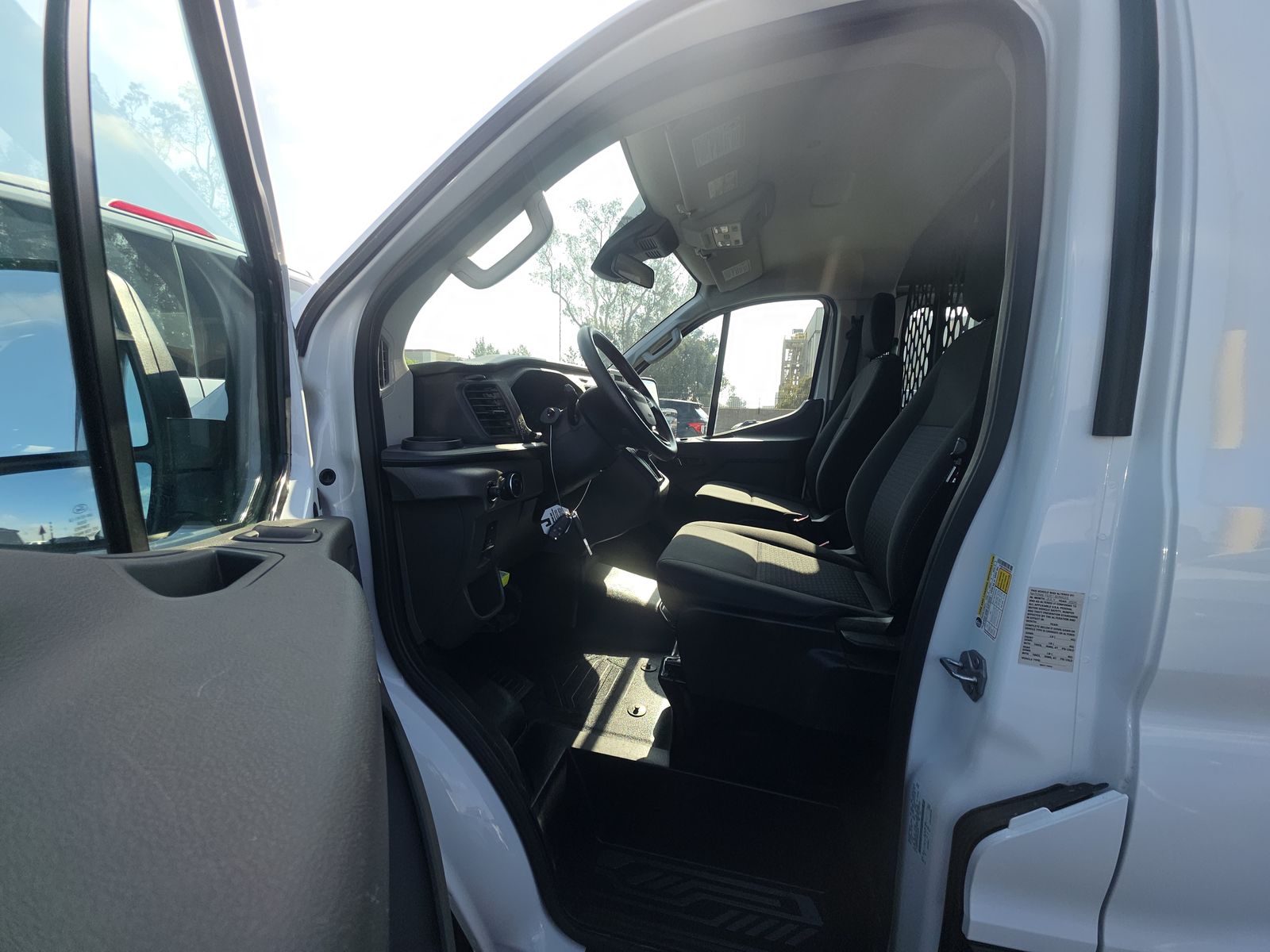 FORD TRANSIT 250 - 8