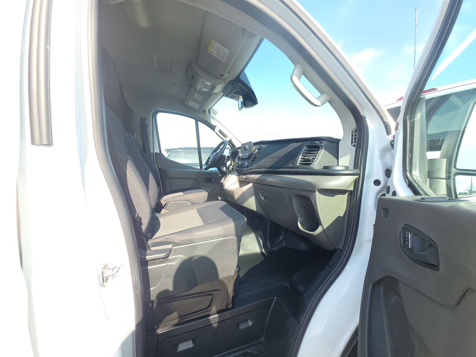 FORD TRANSIT 250 - 9
