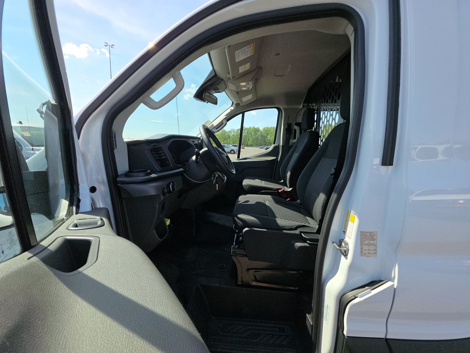 FORD TRANSIT 250 - 8