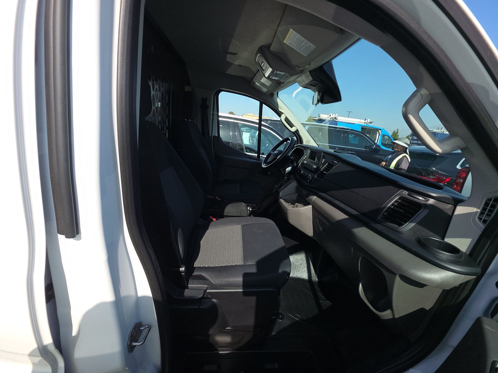 FORD TRANSIT 250 - 9