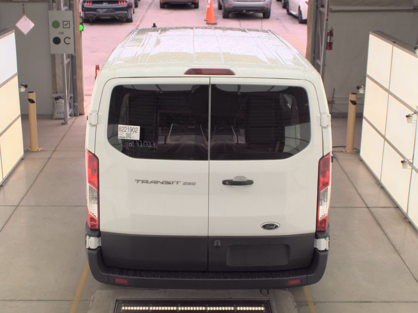 FORD TRANSIT 250 - 6