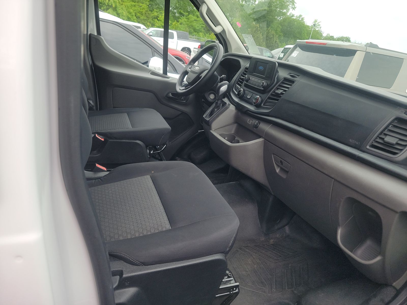 FORD TRANSIT 250 - 9