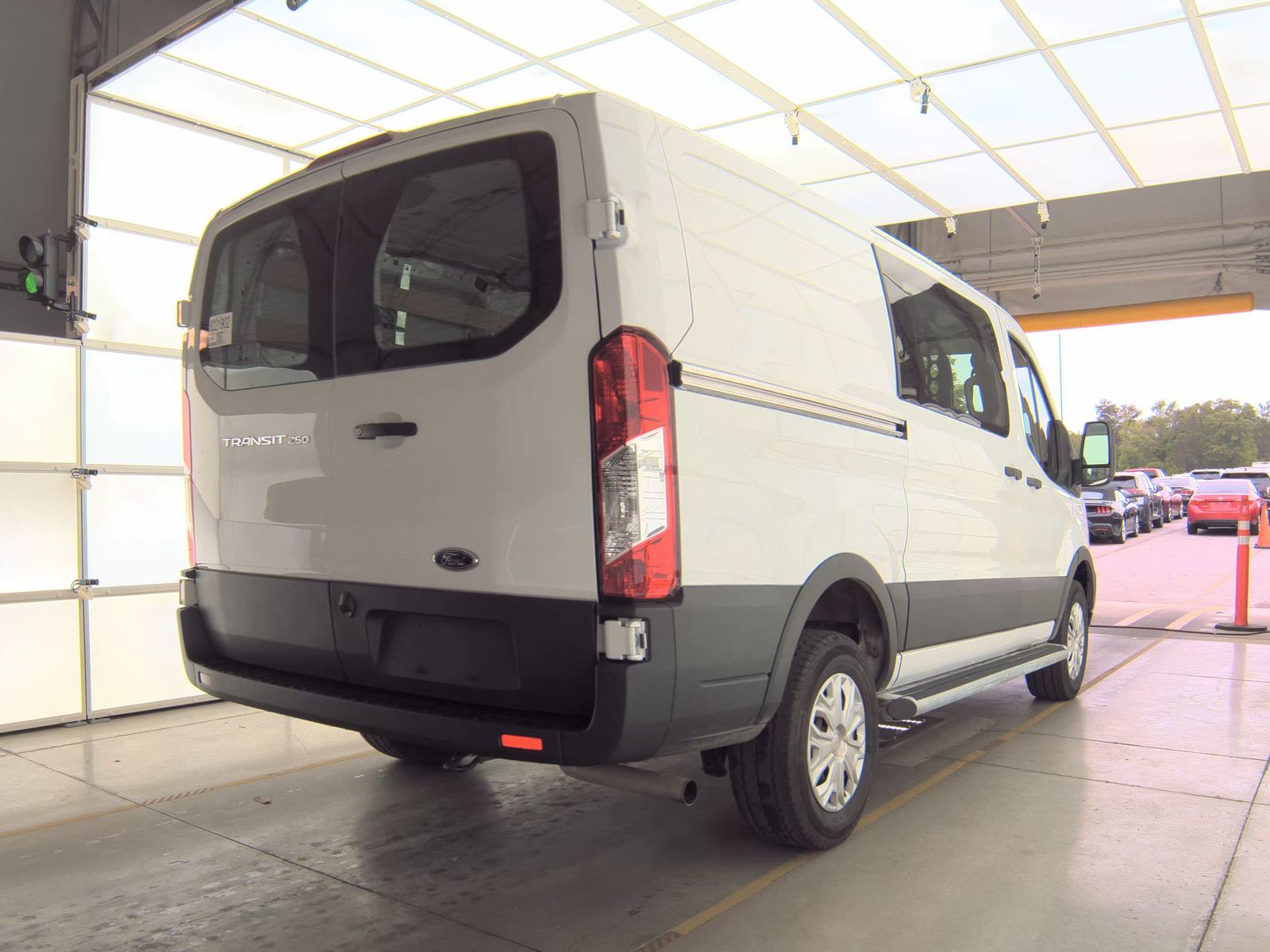FORD TRANSIT 250 - 5