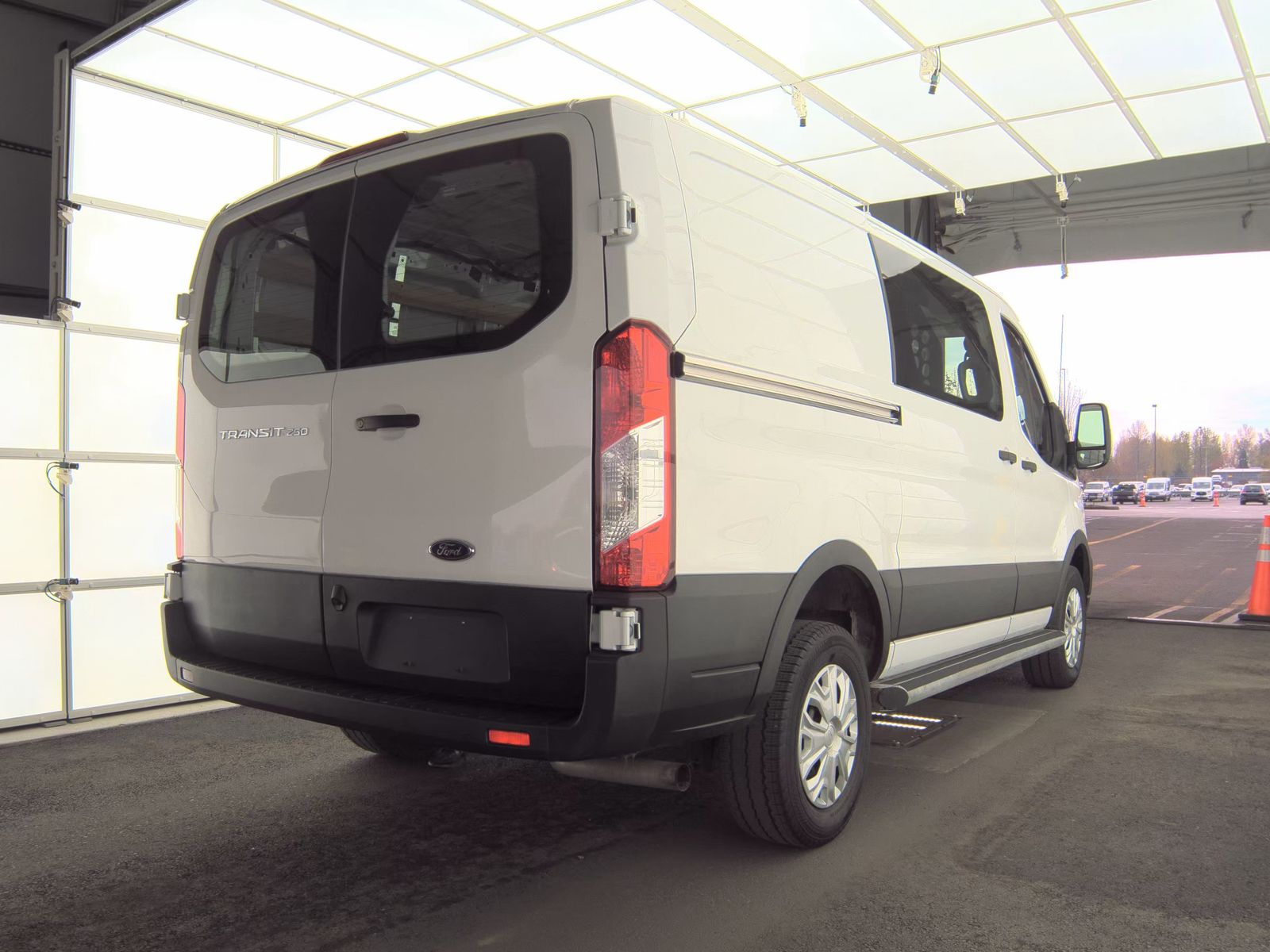 FORD TRANSIT 250 - 5