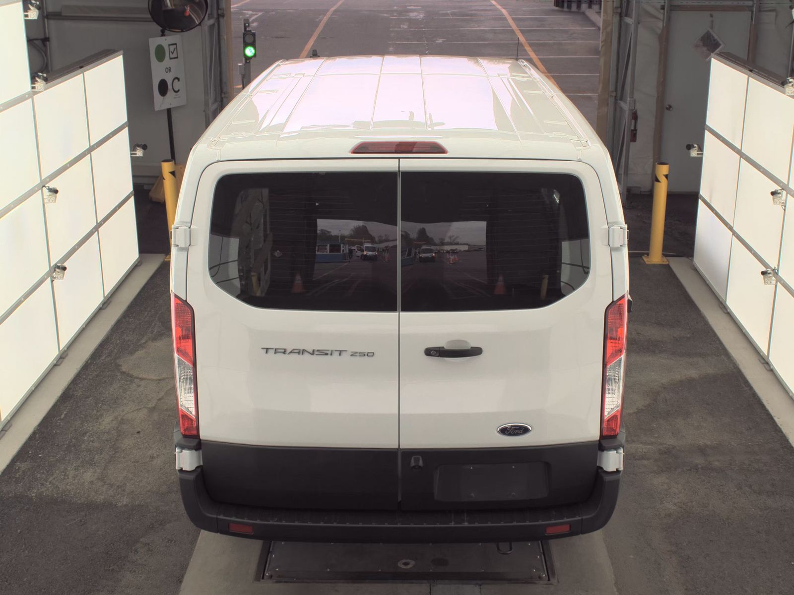 FORD TRANSIT 250 - 6
