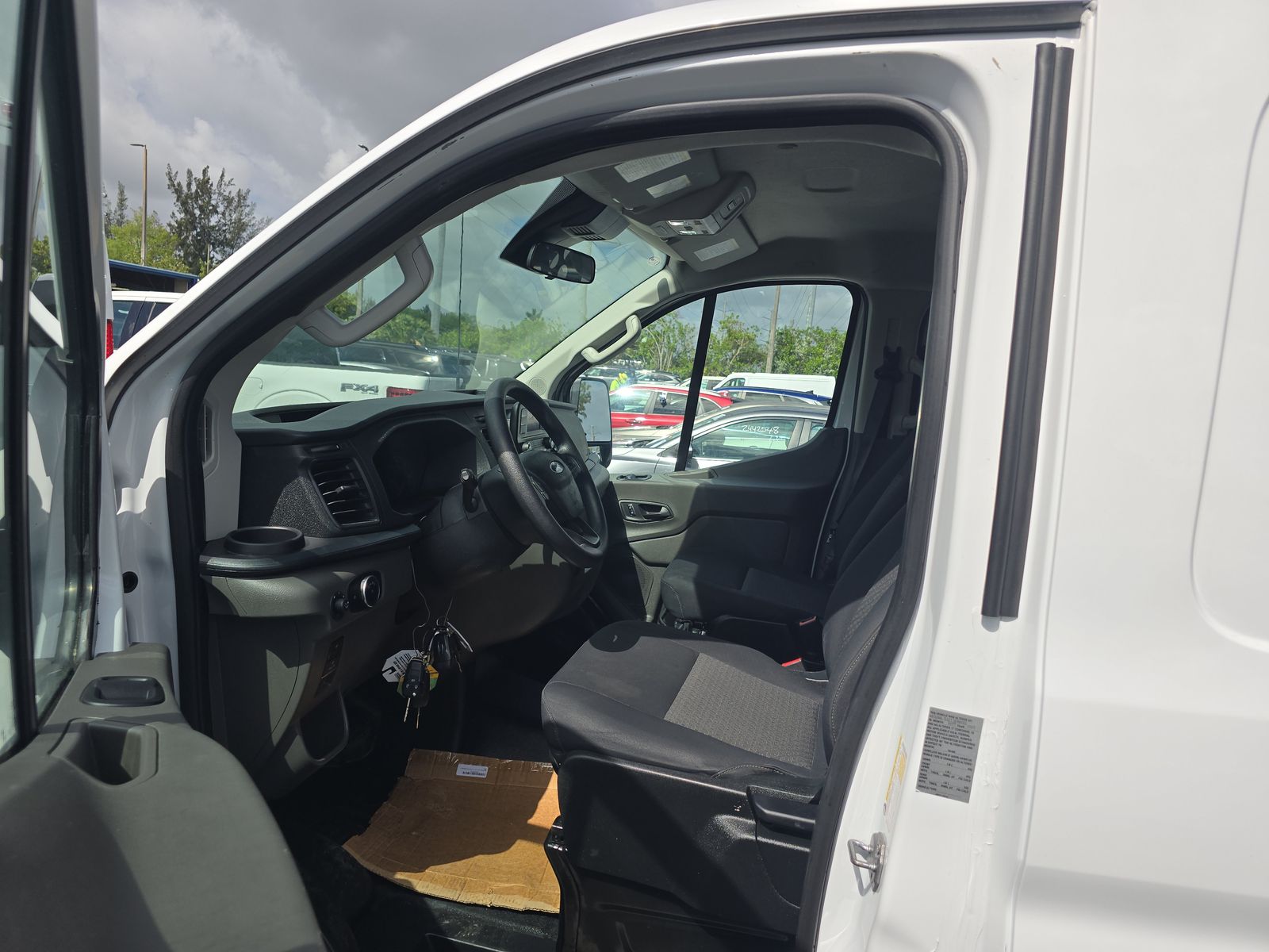 FORD TRANSIT 250 - 8