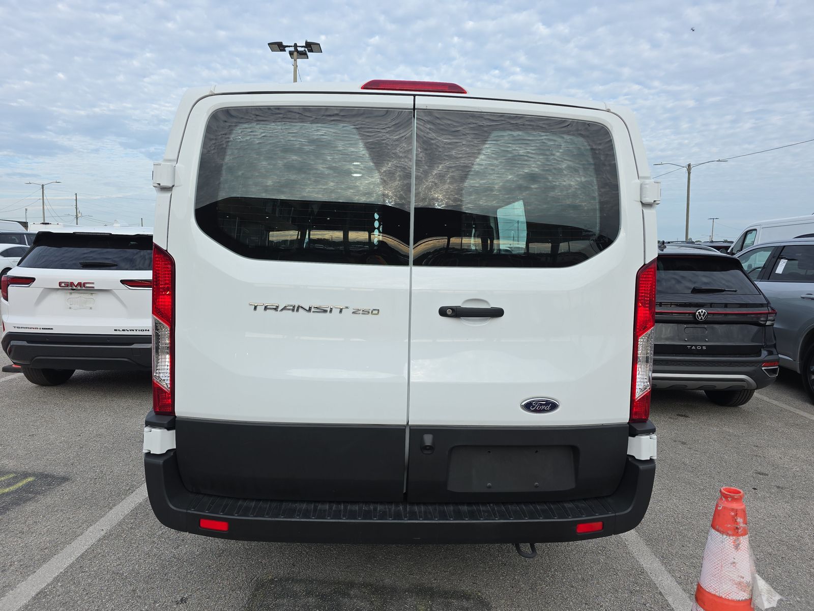 FORD TRANSIT 250 - 6