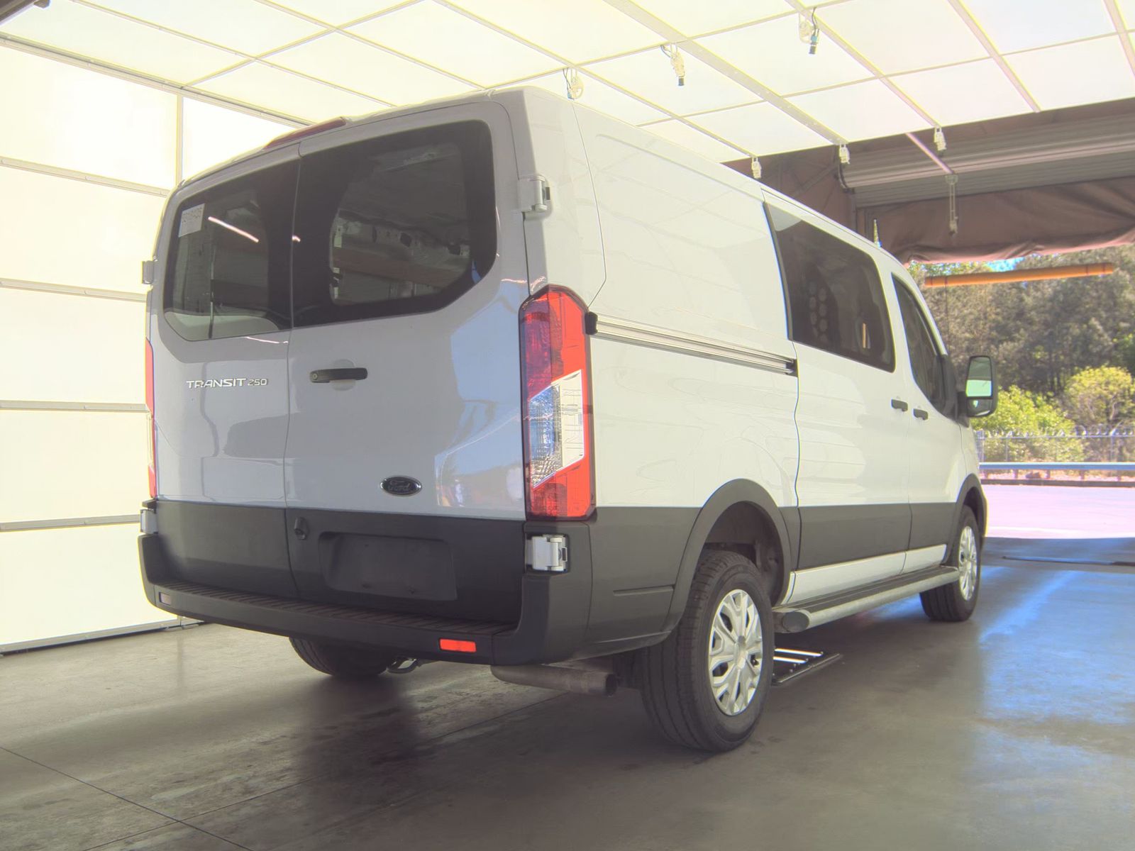 FORD TRANSIT 250 - 5