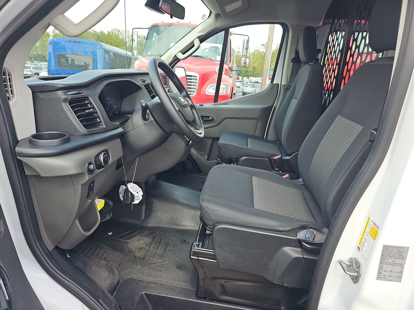 FORD TRANSIT 250 - 8