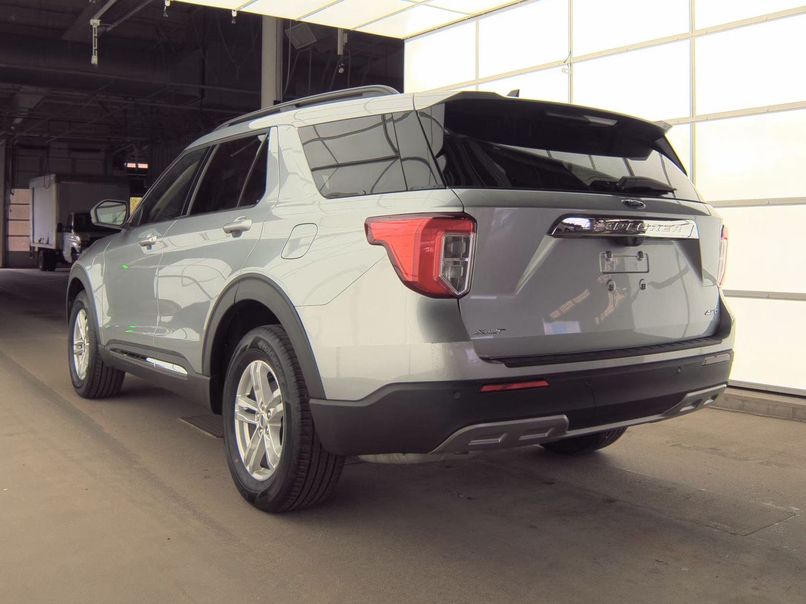 FORD EXPLORER - 9