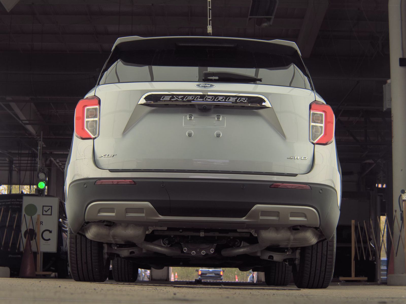 FORD EXPLORER - 8