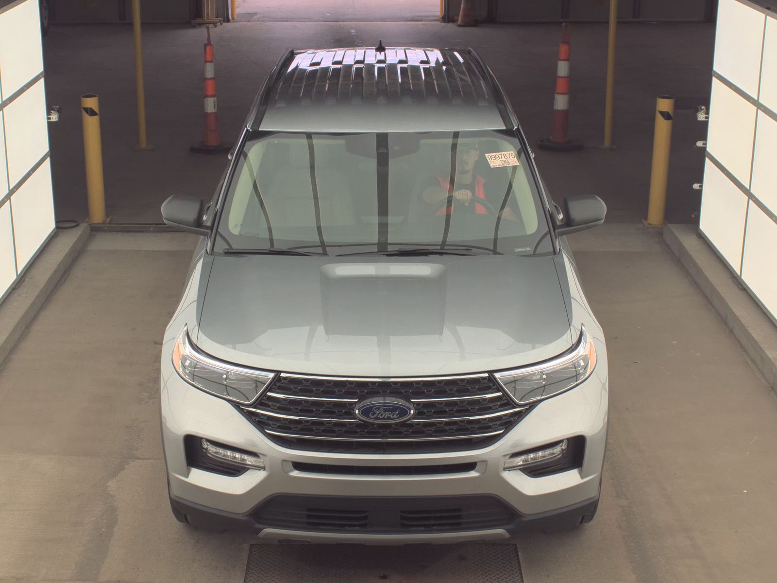 FORD EXPLORER - 3